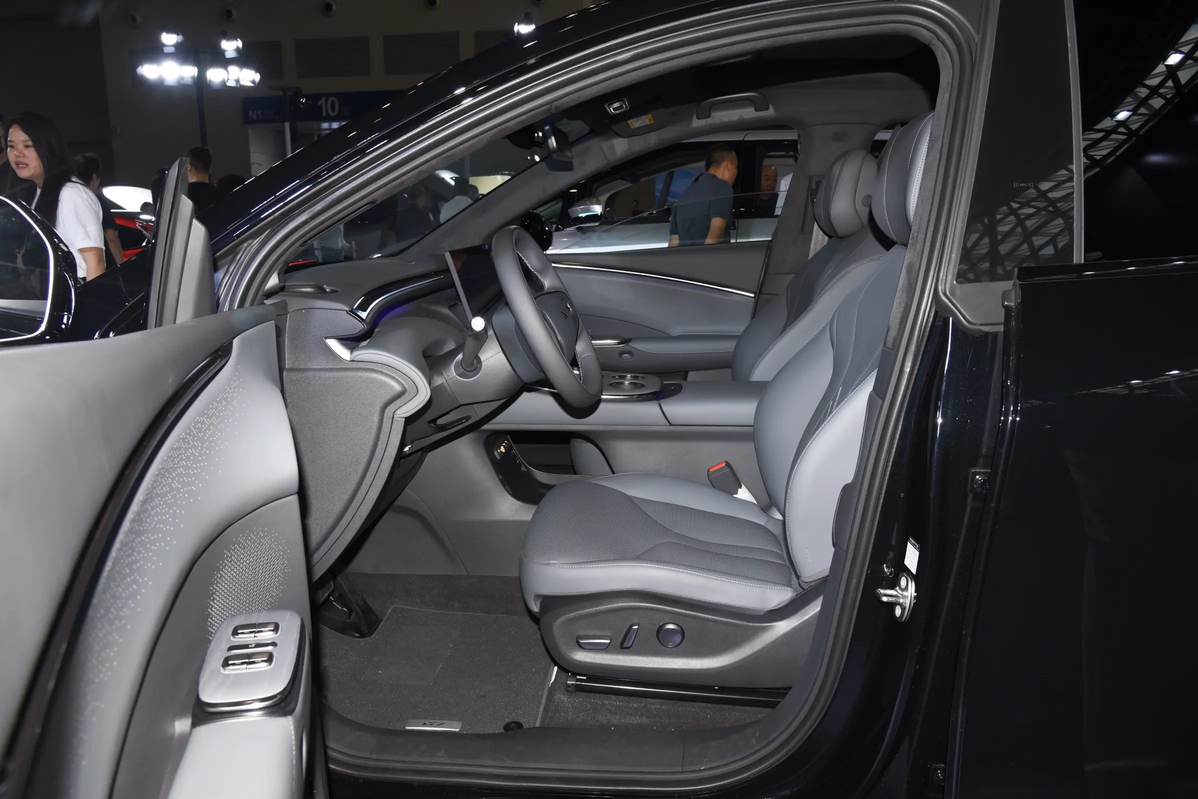 XPeng G7 EREV Hybrid Series - Wholesale Price & Fleet Specifications 1b96aa884ac44cc5bd1cdfd75291c613.jpg~2508x0