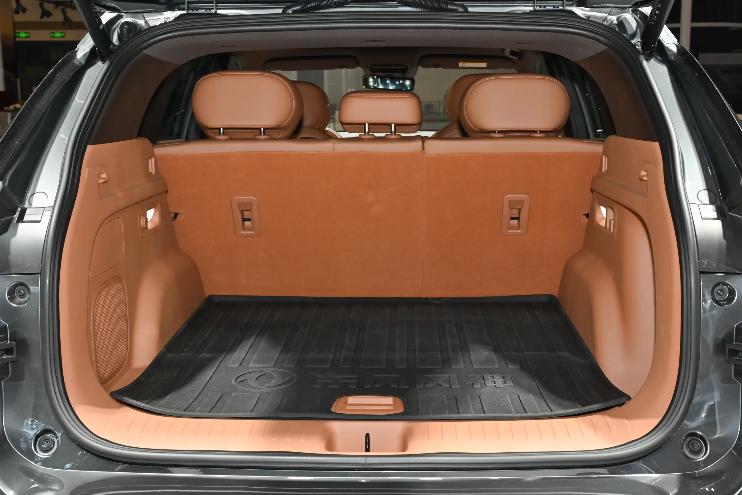 Dongfeng Aeolus L8 PHEV Series - Wholesale Price & Fleet Specifications 4b1a2db9dc9d4cb3aa627d875fd56b54.jpg~2508x0