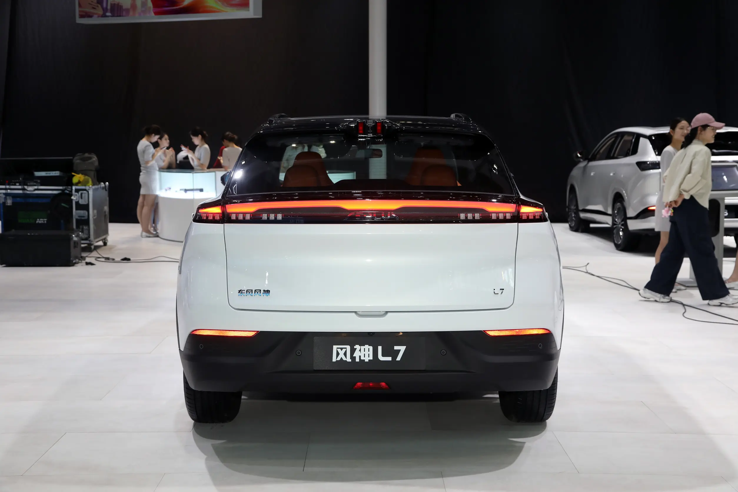 Brand-New Aeolus (Fengshen) L7 EV Series – High-Efficiency Pure Electric SUV (LHD) 59c3387f23a5406e8613f421929b9ded~2508x0