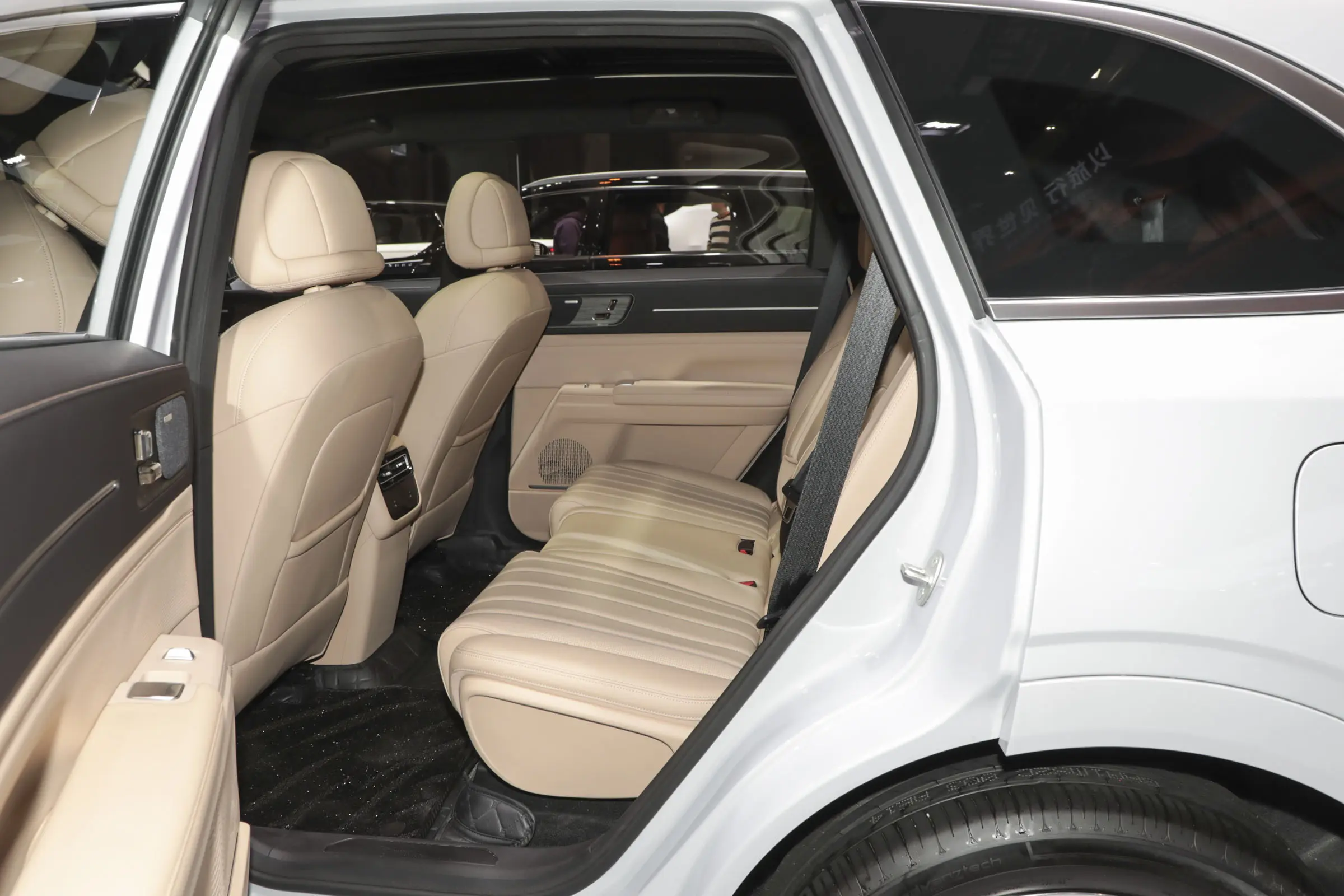 Brand-New Jetour X70FL Series – High-Utility Commercial & Passenger Fleet SUV (LHD) 8bd3bae913c5425f902e67405d7d9f8a~2508x0