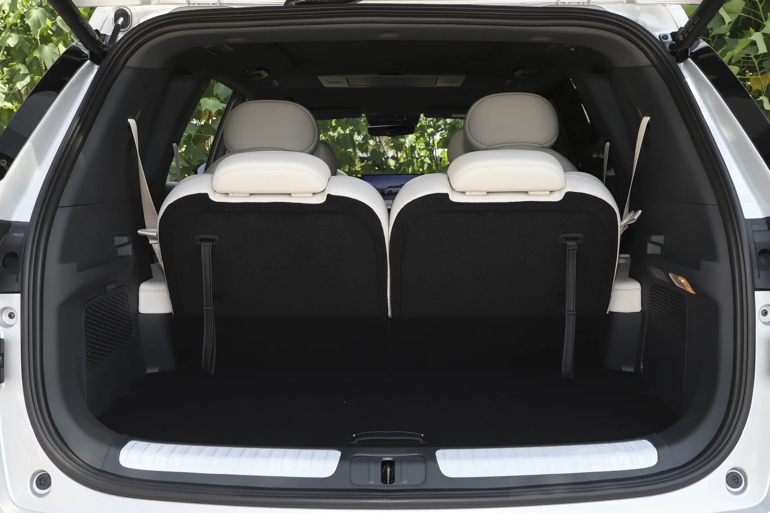Dongfeng eπ008 Full-Size Pure EV SUV - Wholesale Price & Factory Order dcp 63e8cfdce403015fac8694af1f3e39d7~2508x0