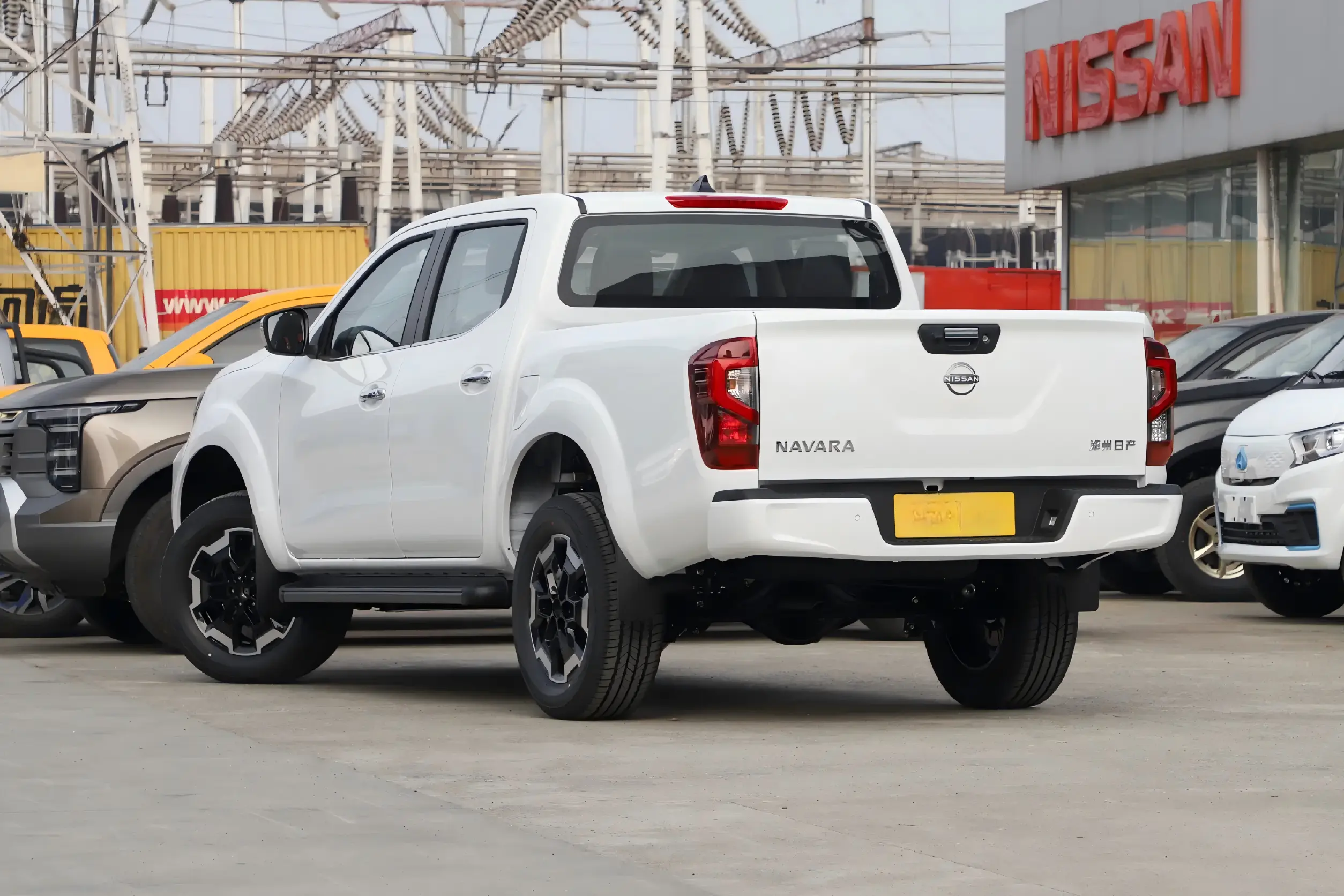 Brand-New Nissan Navara Series (Premium 4x4 Gasoline) dcp 820edbea9cab865b9a3133b7356e792a~2508x0
