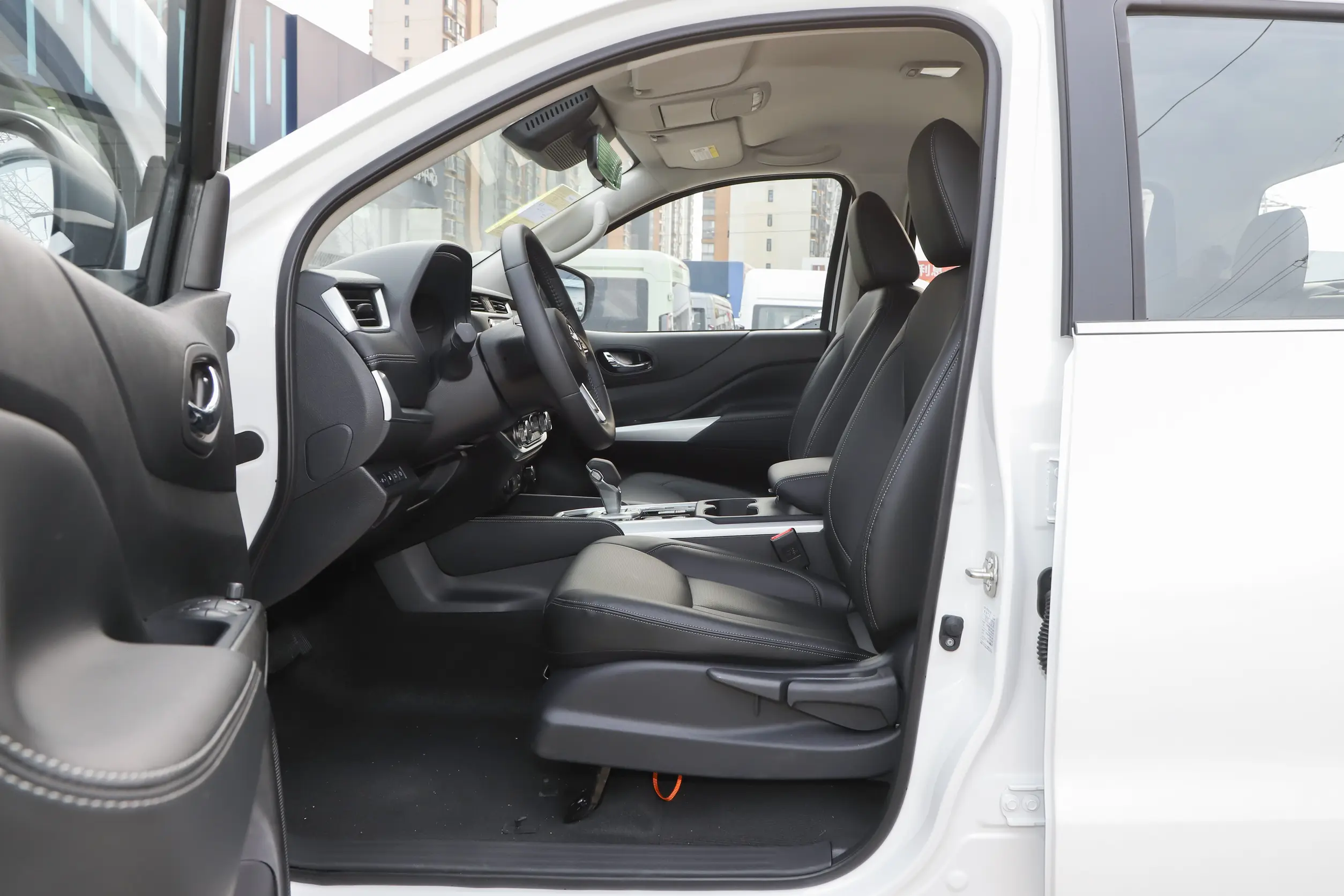 Brand-New Nissan Navara Series (Premium 4x4 Gasoline) dcp 85ece29c412bf7e5acdbd5964e612087~2508x0