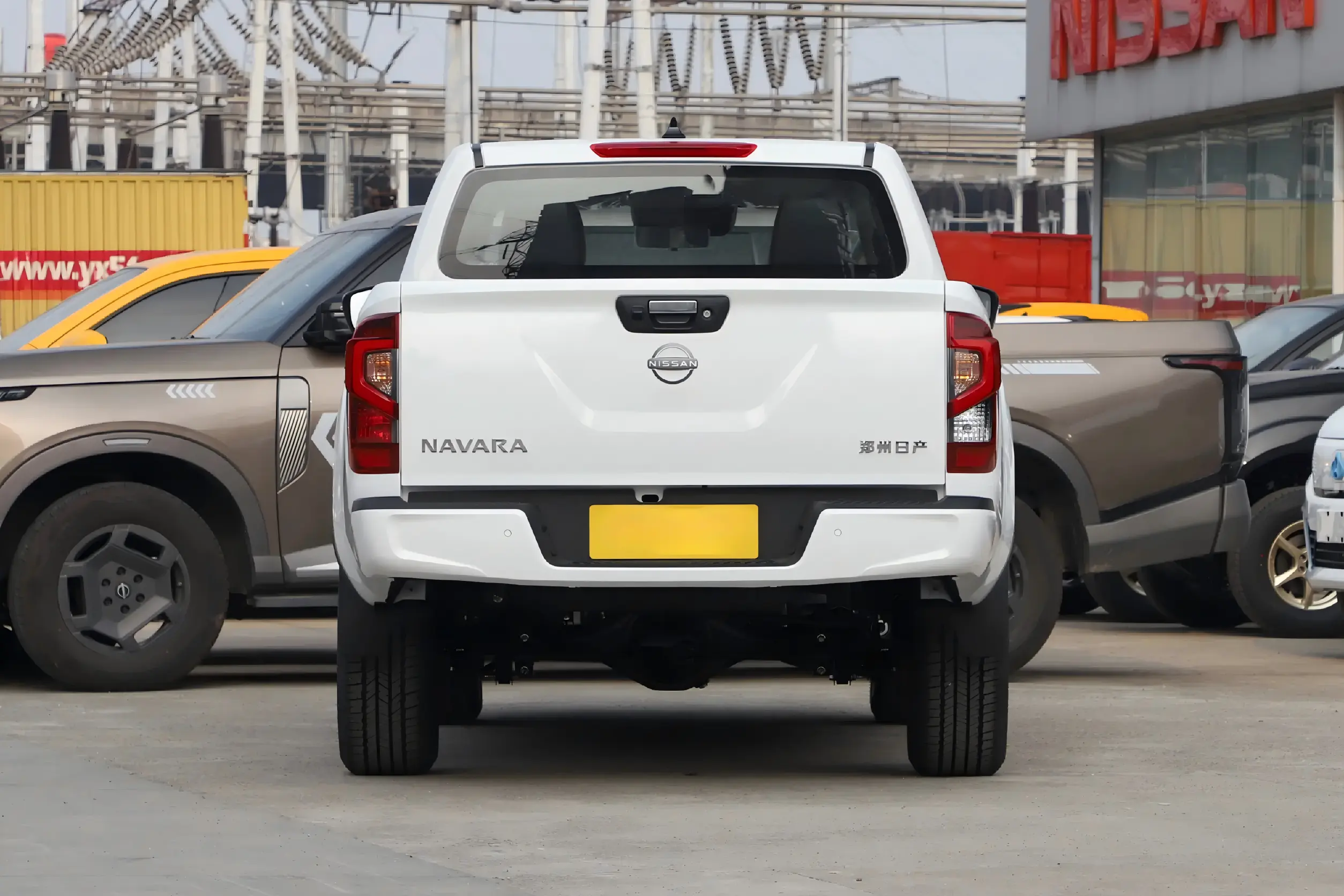 Brand-New Nissan Navara Series (Premium 4x4 Gasoline) dcp c7bf5408d1d466d041ec7104a0175317~2508x0