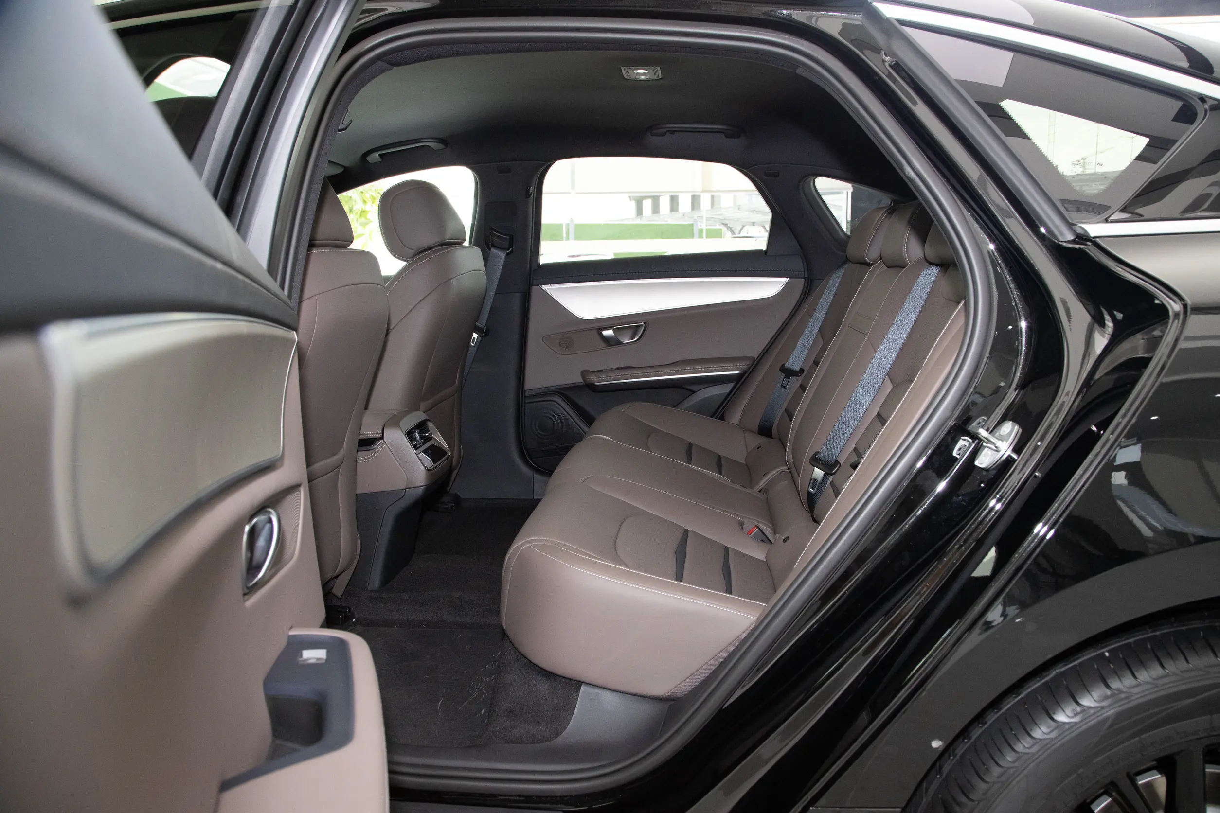 BYD e9 EV Series - Wholesale Price & Fleet Specifications dcp ec55d68abfa28c15102a01143a58e4cf~2508x0