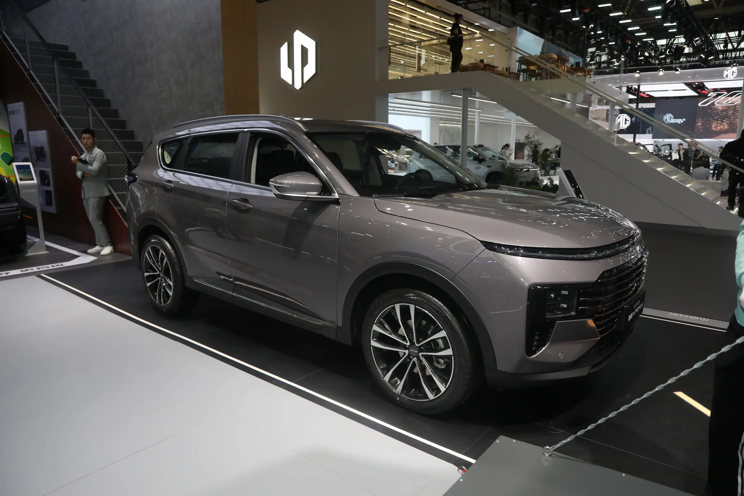 Brand-New Jetour X70 PLUS Series – Premium High-Capacity Passenger & Executive Fleet SUV (LHD) a58871506f08edb08e068a41d66f5f8f~2508x0