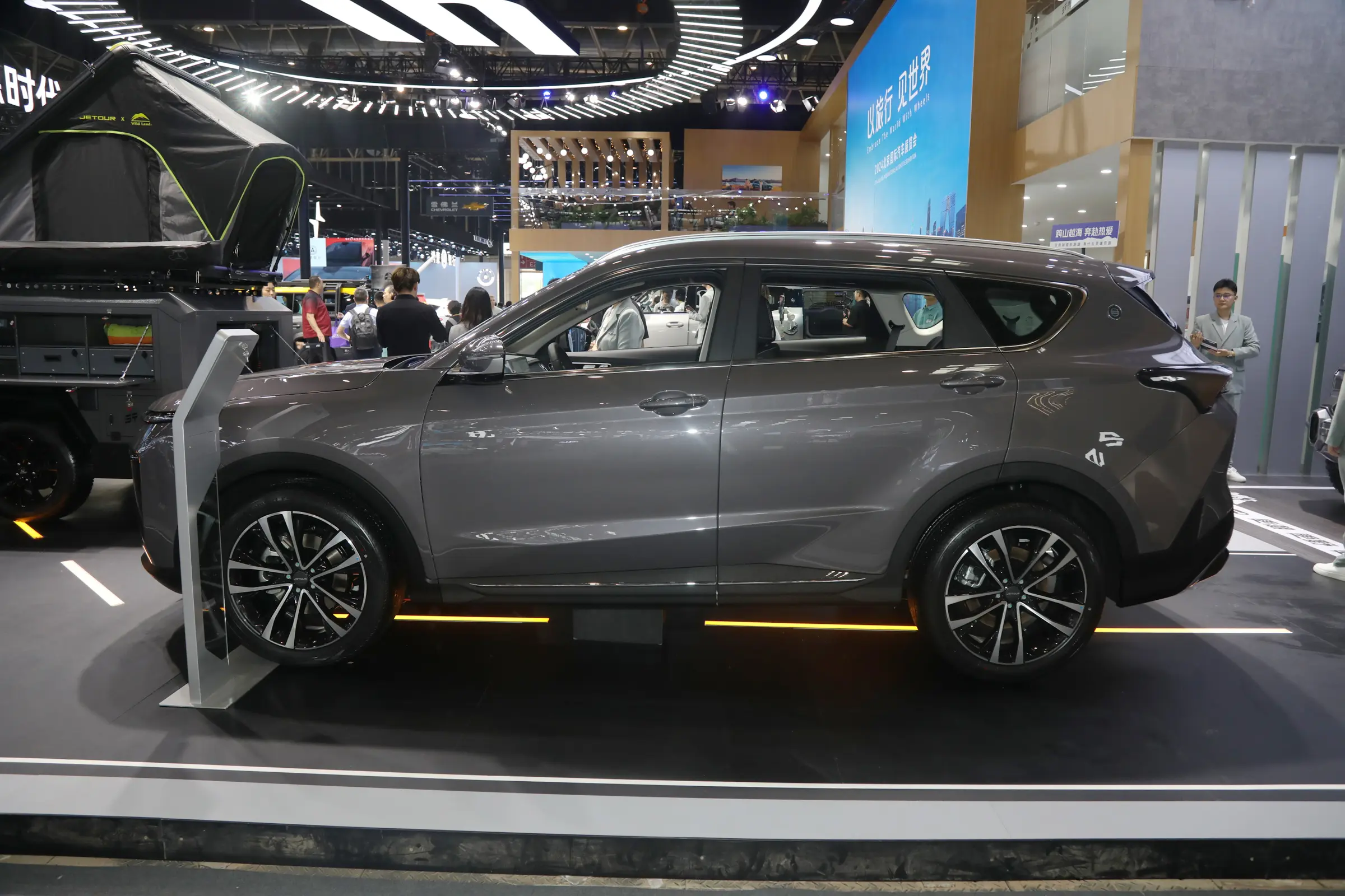 Brand-New Jetour X70 PLUS Series – Premium High-Capacity Passenger & Executive Fleet SUV (LHD) da30a451fd3953bb5196c0a3e1e8f120~2508x0