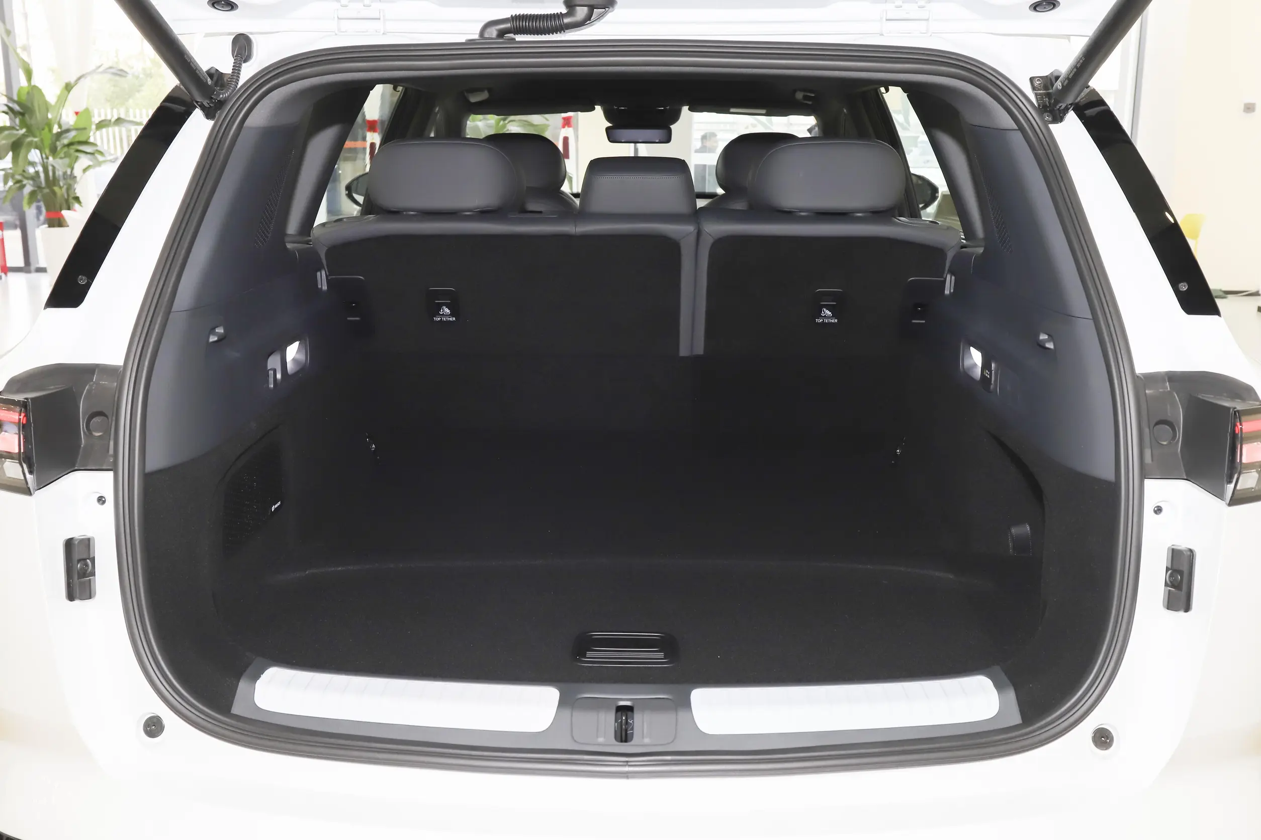 Dongfeng eπ008 EREV Series - Wholesale Price & Fleet Specifications f4f37f6090be148f6871f88a6e6b6cd3~2508x0